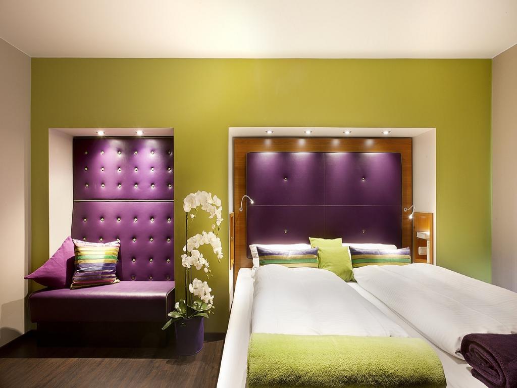 Hotel Am Turm Кауфбойрен Стая снимка