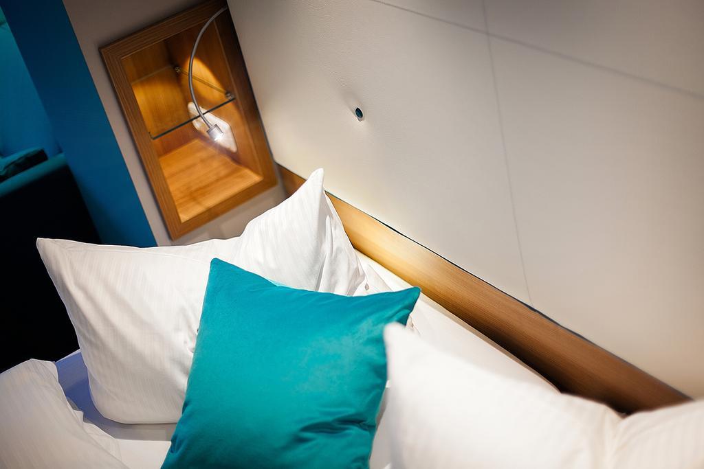 Hotel Am Turm Кауфбойрен Стая снимка