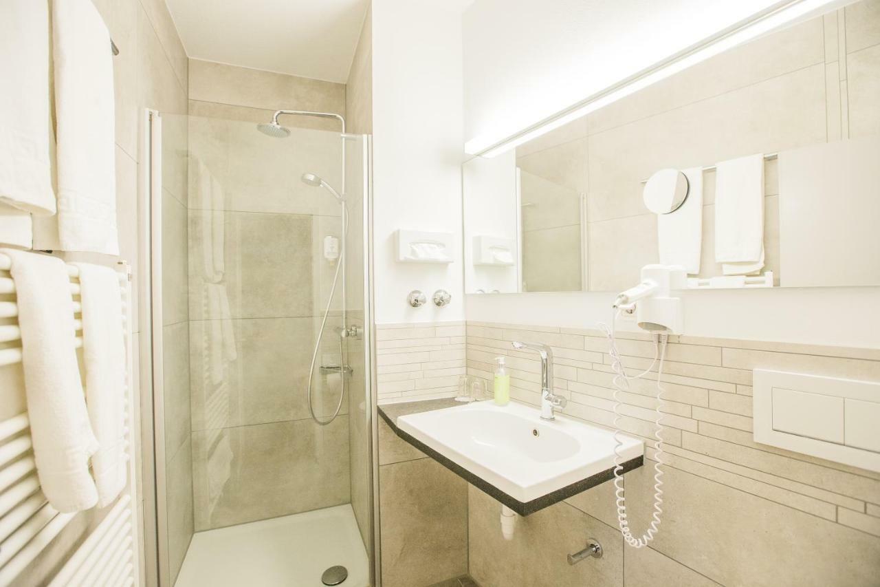 Hotel Am Turm Кауфбойрен Екстериор снимка